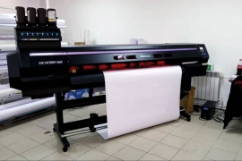УФ-принтер Mimaki UCJV300﻿ для производства ярких наклеек на цветных плёнках
