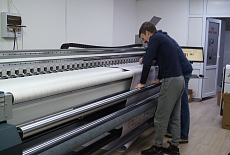 ТОО Craft Production: Расширение возможностей с новым широкоформатным УФ-принтером
